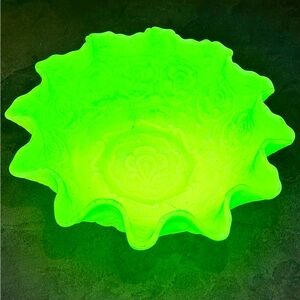 Fenton Uranium Glass Persian Medallion custard Ruffle Bowl Extraordinary GLOW